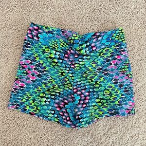 Kids M, dance/gymnastics shorts, excellent used condition.